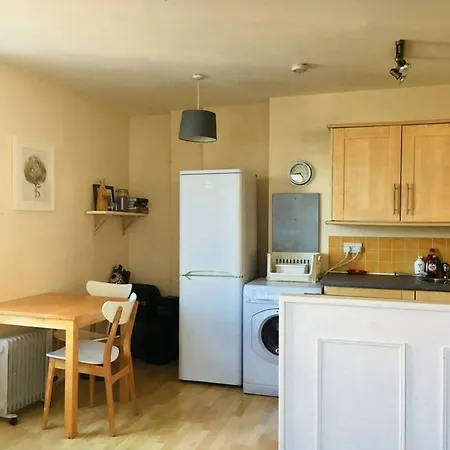 Apartment 1 Bedroom In Central *